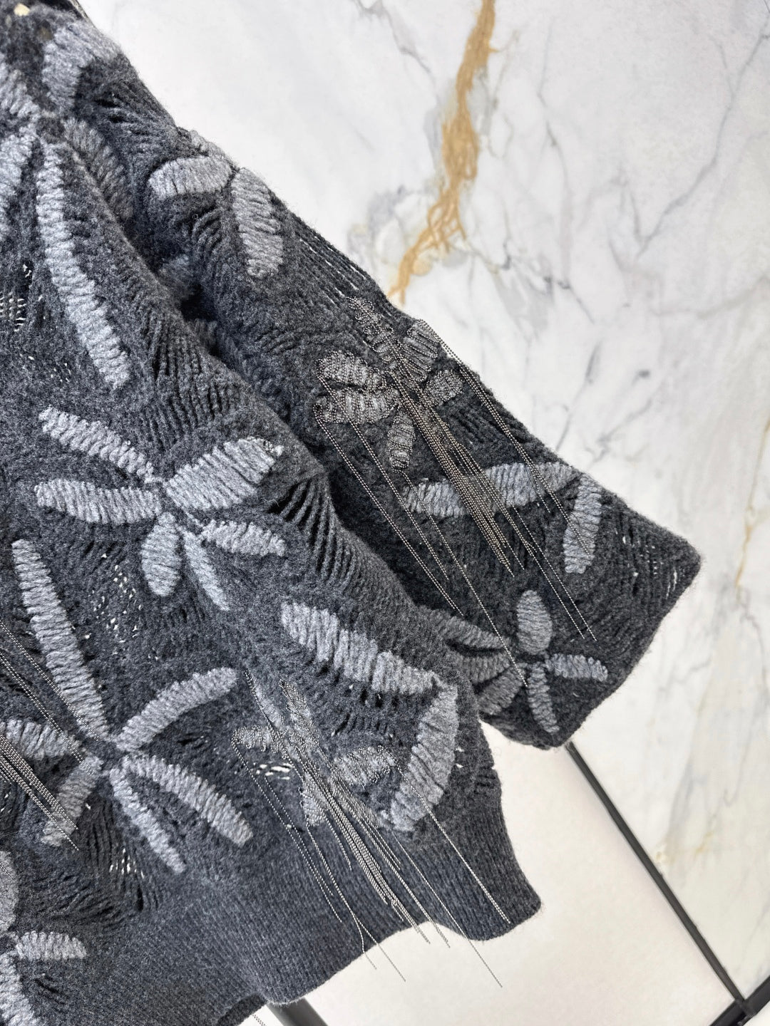 Brun NEW Embroidered sweater