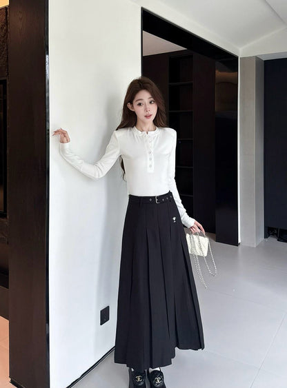 CD NEW pleated skirt