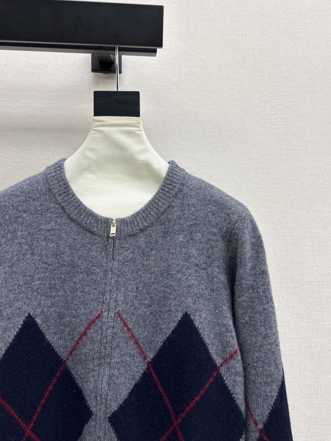 Ral NEW Round-neck cardigan