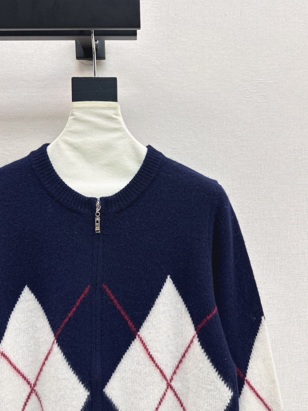 Ral NEW Round-neck cardigan