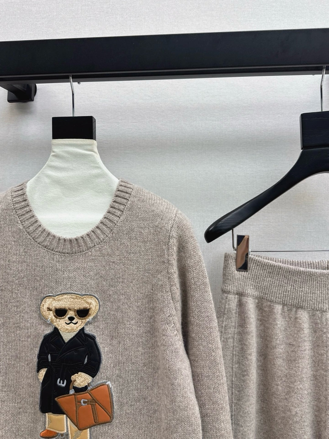 Ral NEW Sweater and straight-leg pants set