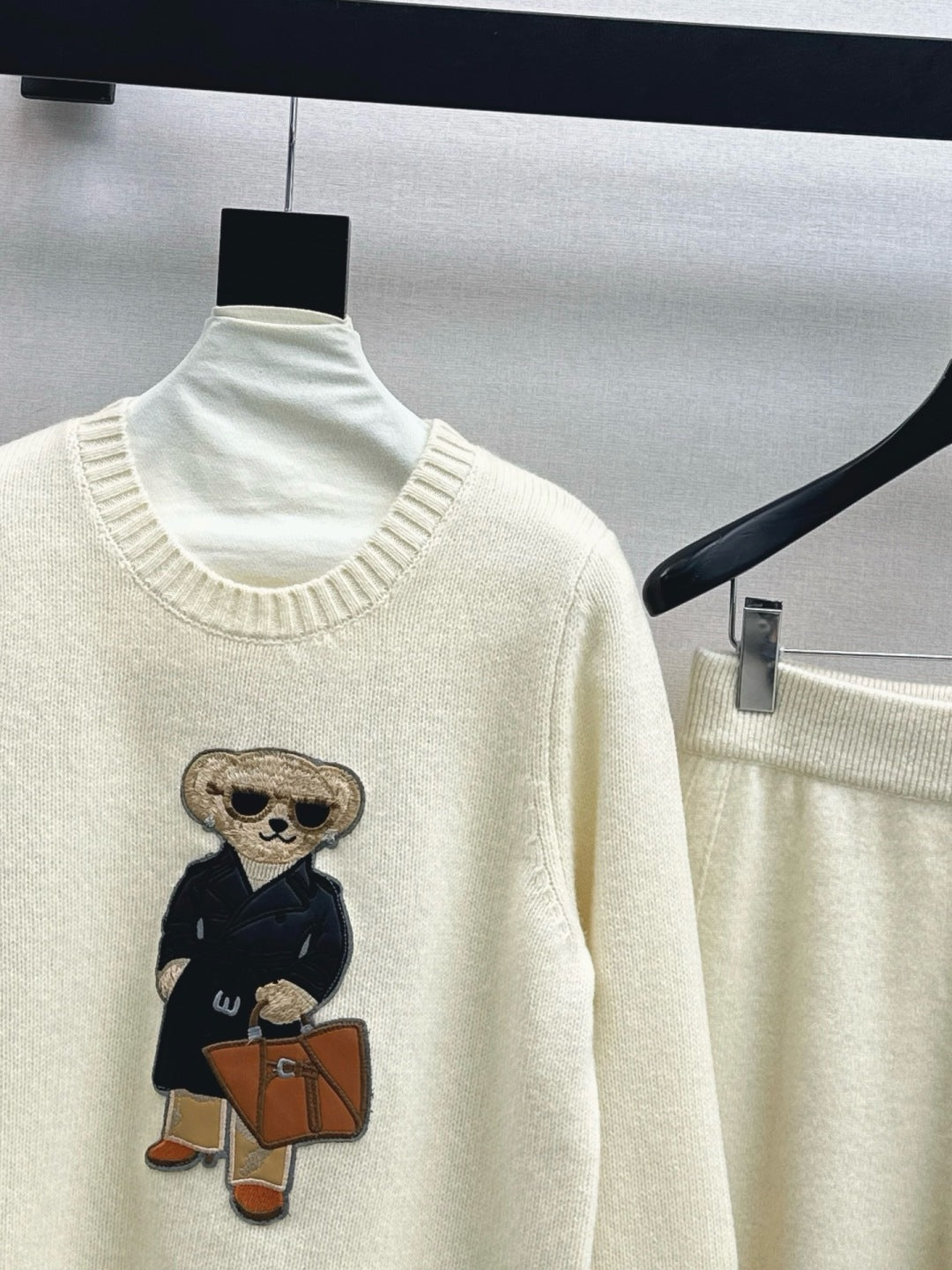 Ral NEW Sweater and straight-leg pants set