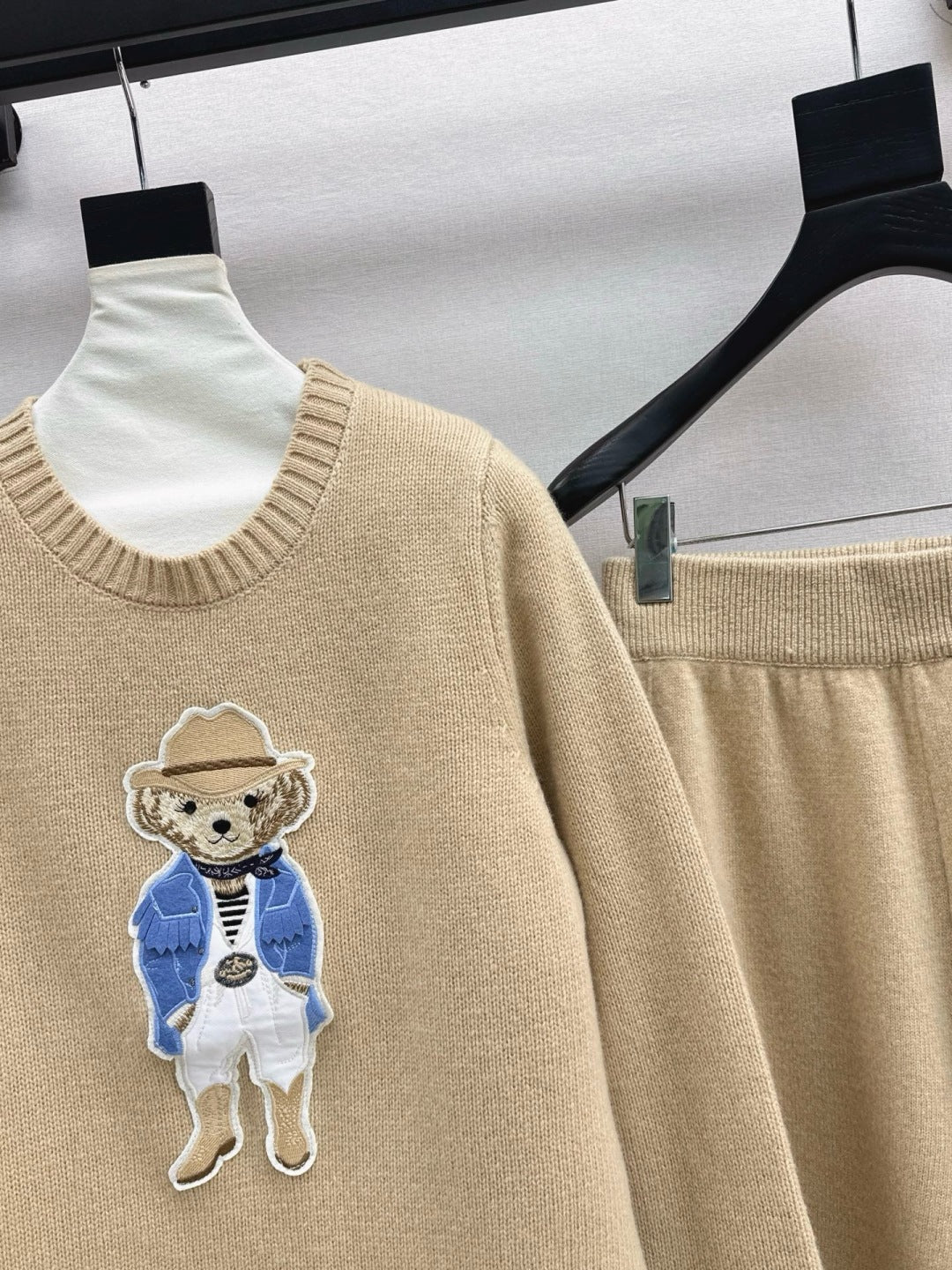 Ral NEW Sweater and straight-leg pants set