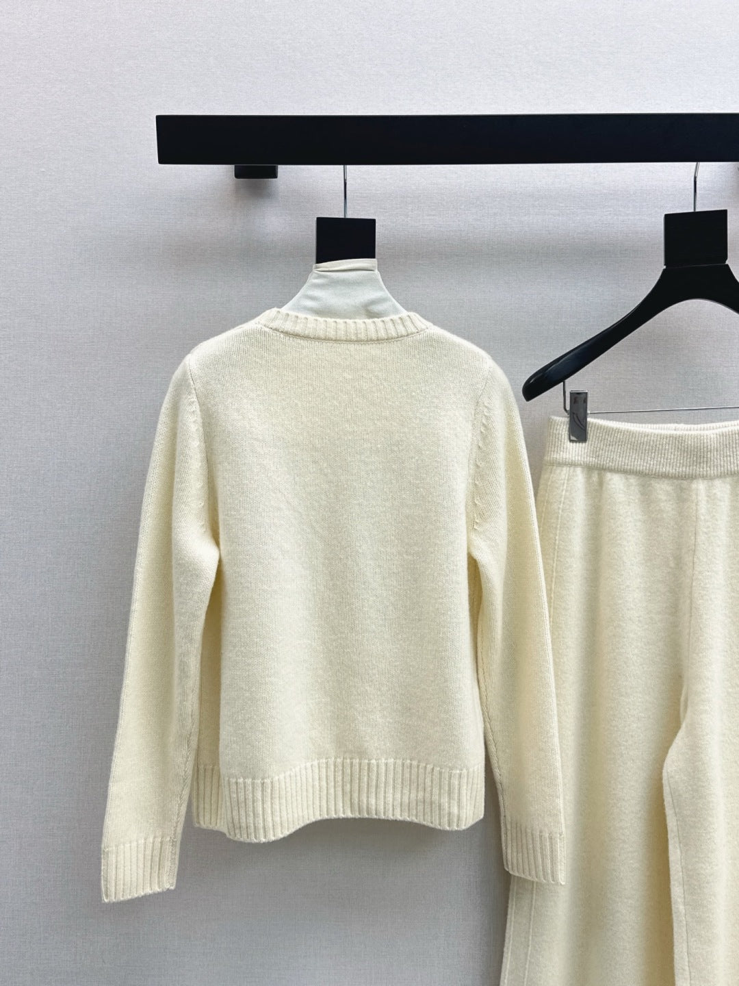 Ral NEW Sweater and straight-leg pants set