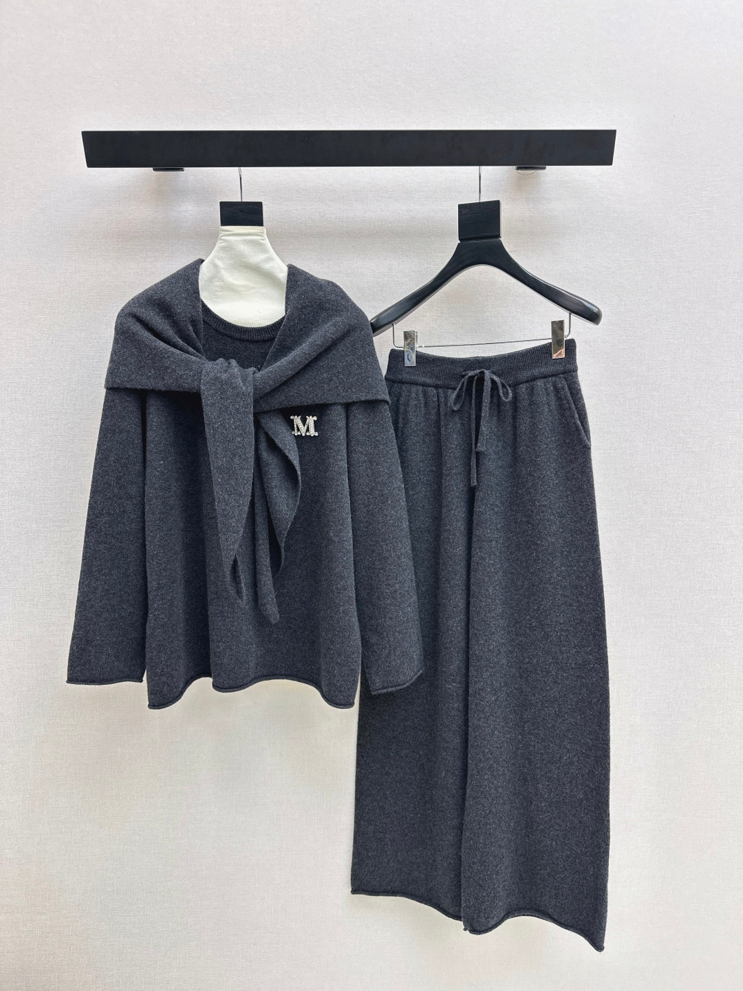Max NEW Wool three-piece set