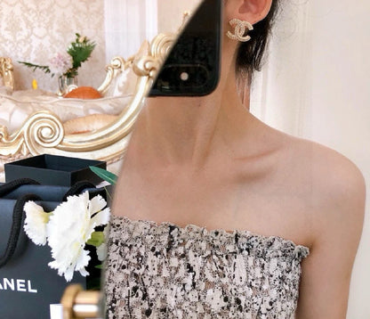 Chan New Double C earrings