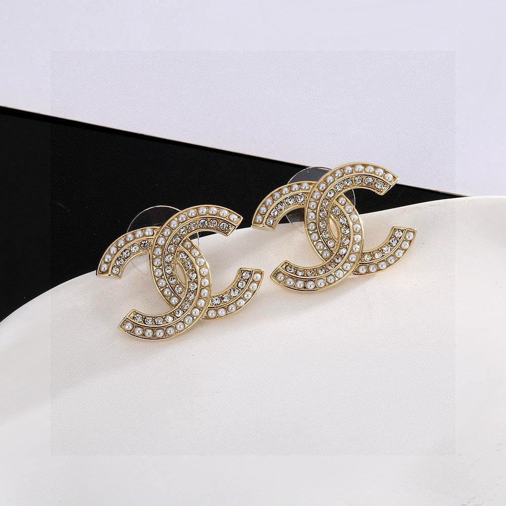 Chan New Double C earrings