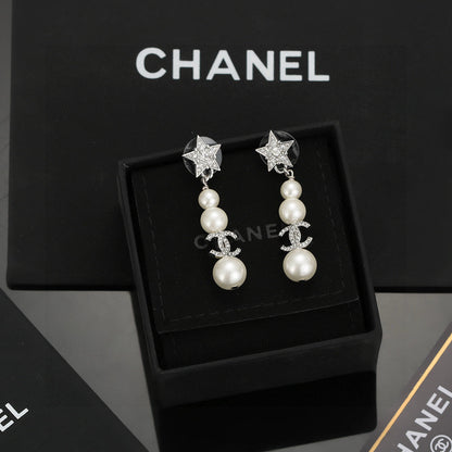 Chan New star earrings