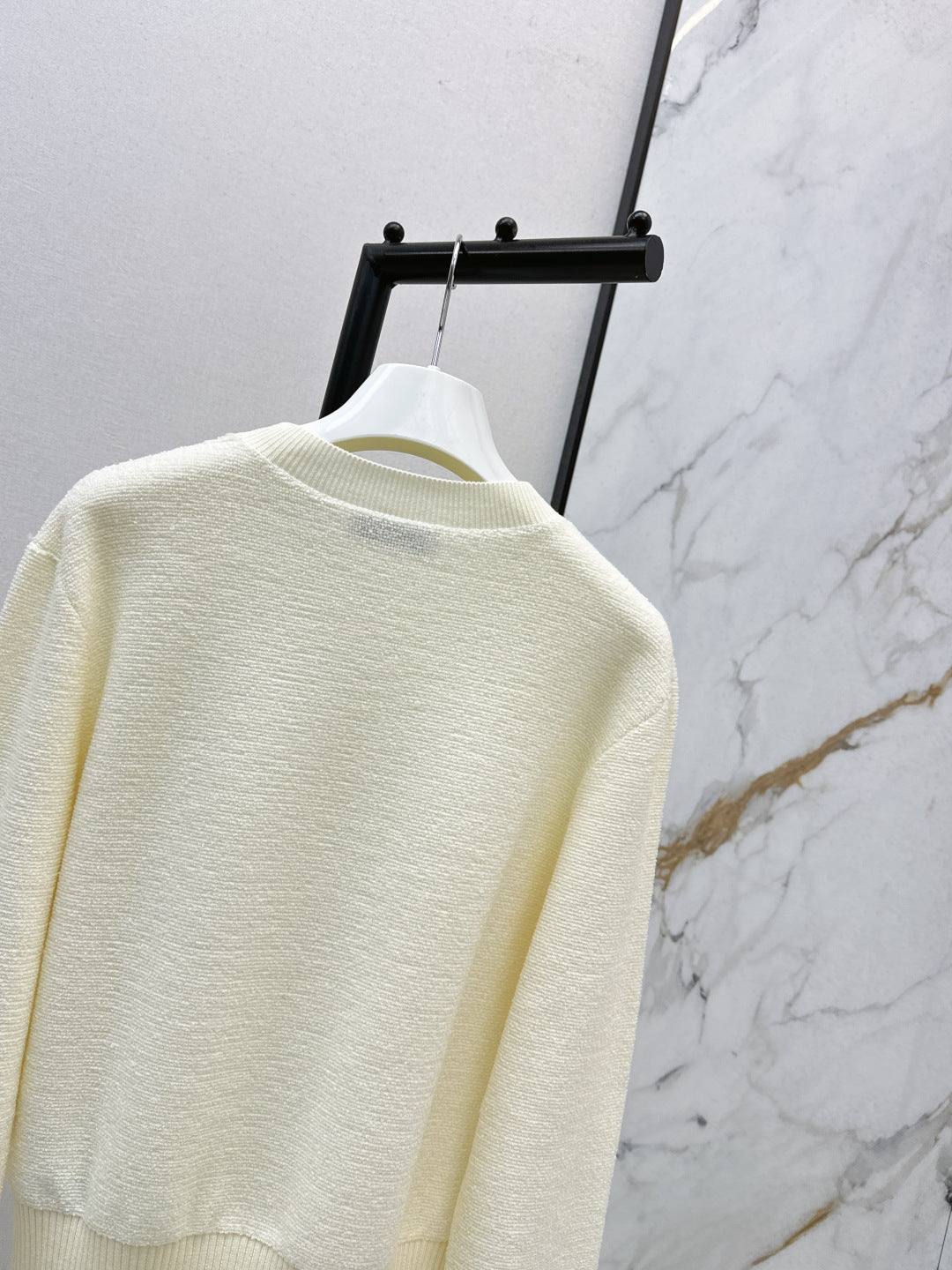 Loe NEW knitted sweater