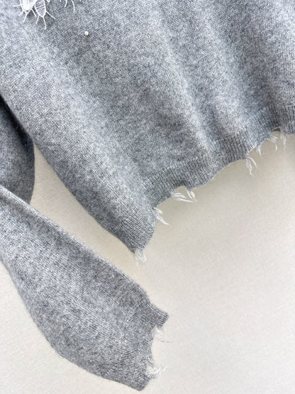 Es NEW Crew neck sweater