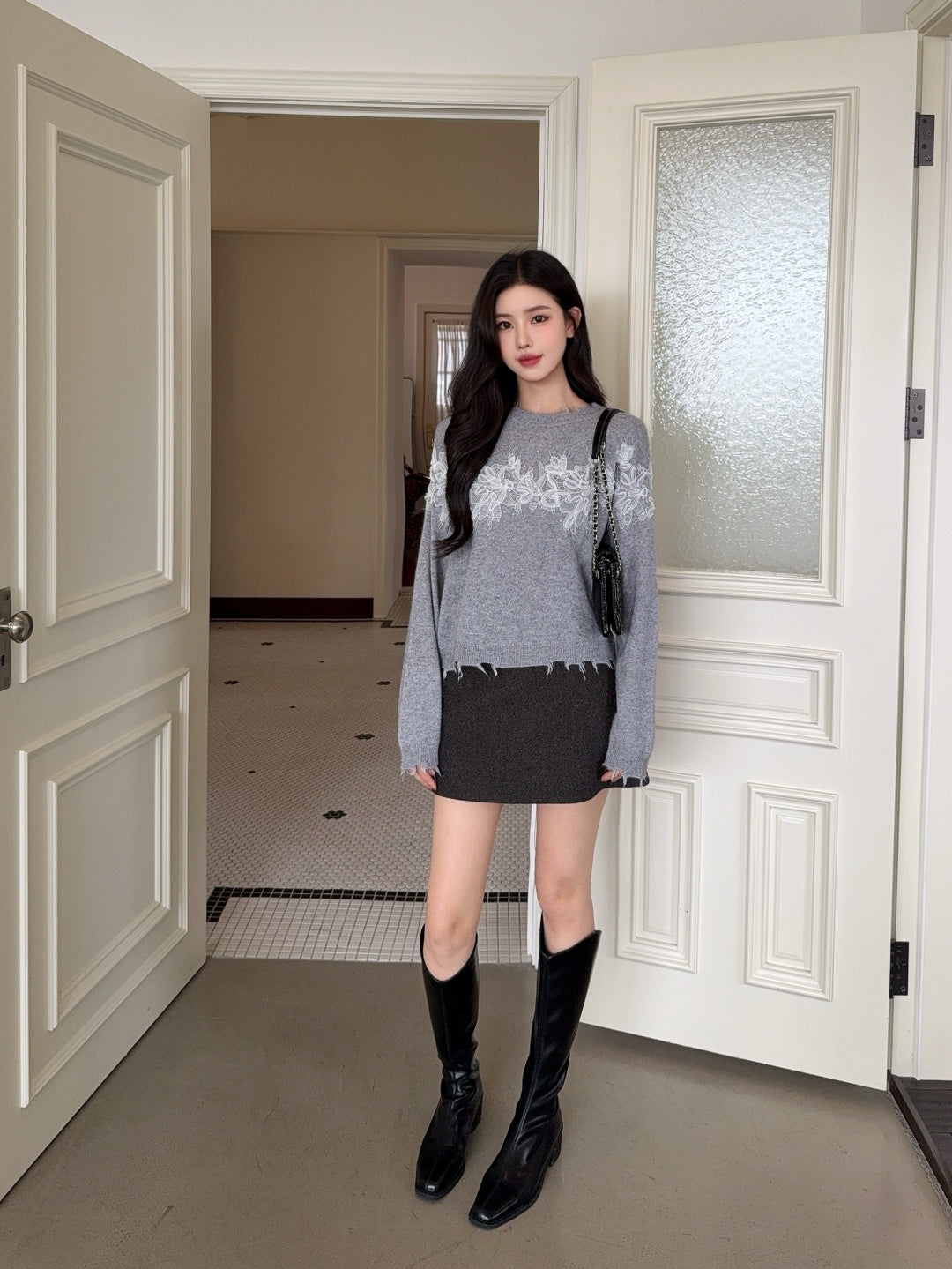 Es NEW Crew neck sweater