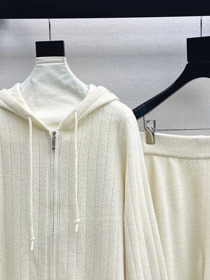 Loro NEW knitted suit