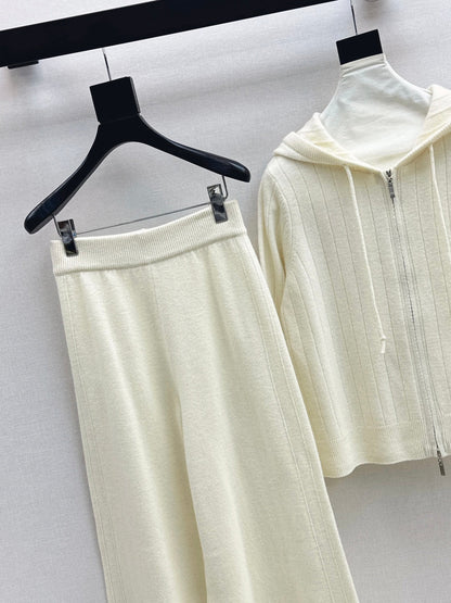 Loro NEW knitted suit