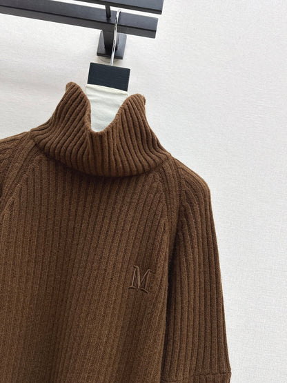 Max NEW turtleneck sweater
