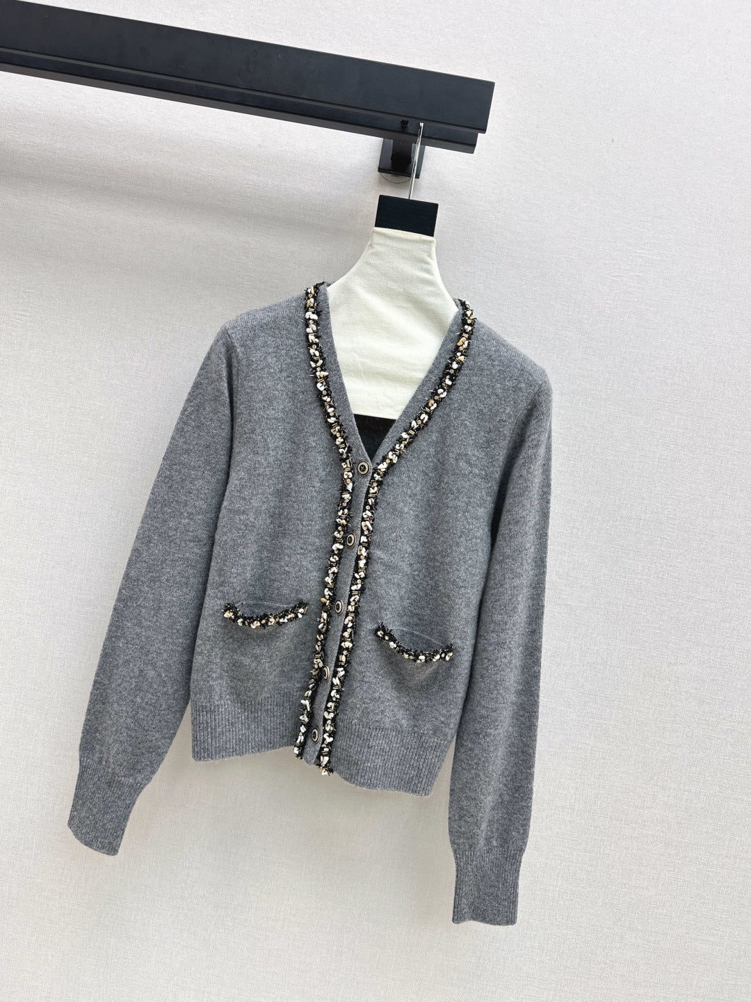 Max NEW V-neck cardigan
