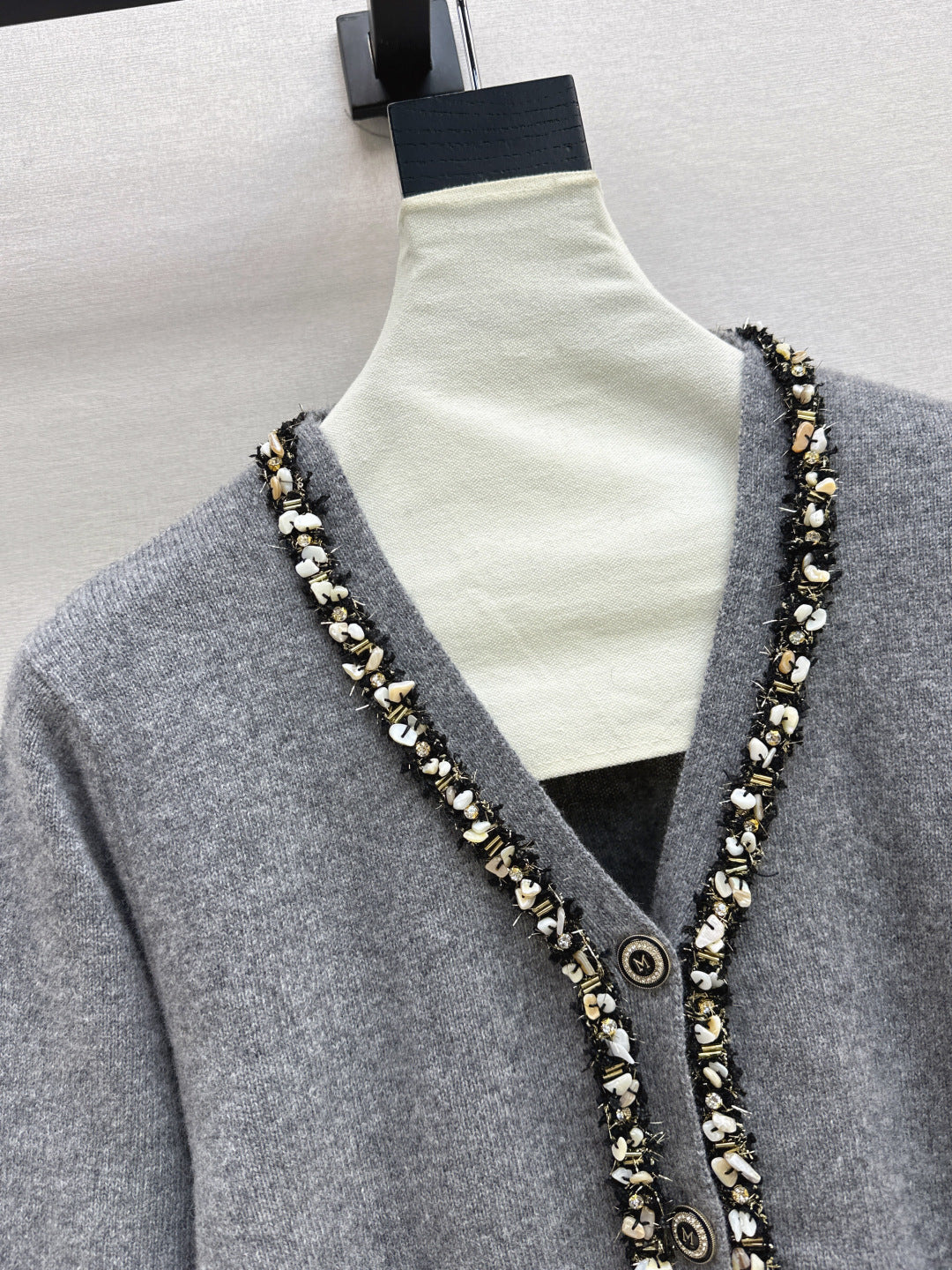 Max NEW V-neck cardigan