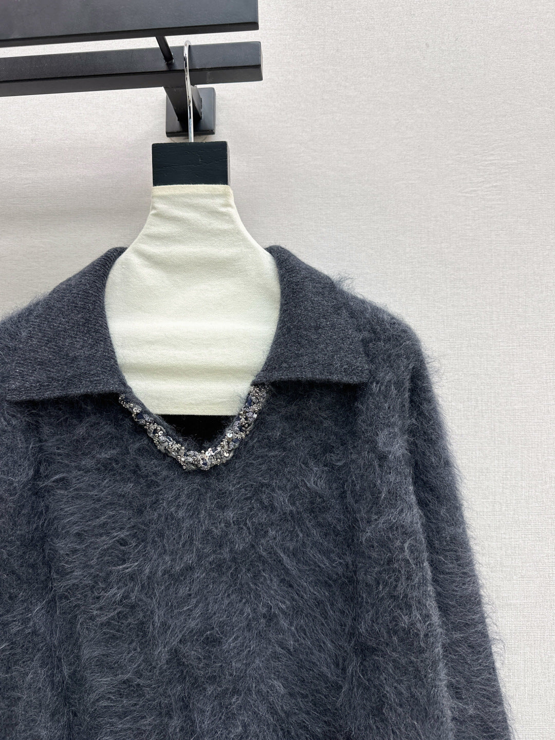 Chan NEW V-neck sweater