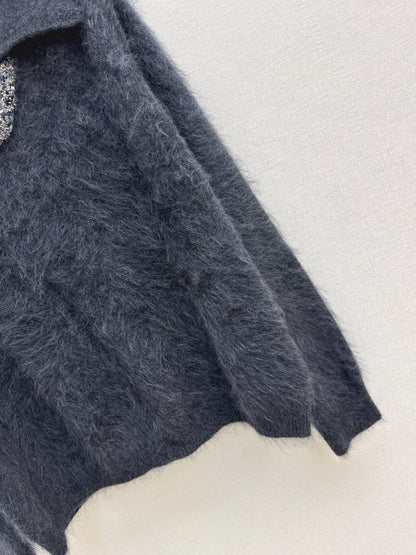 Chan NEW V-neck sweater