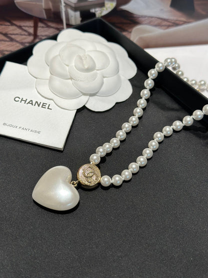 Chan New heart necklace