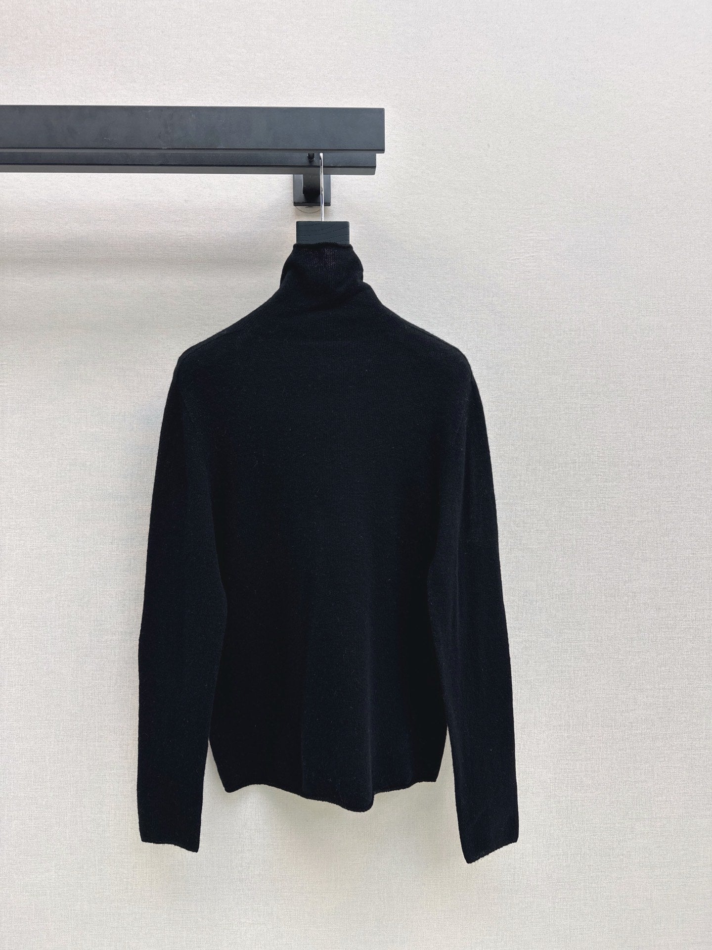 Miu NEW turtleneck base layer