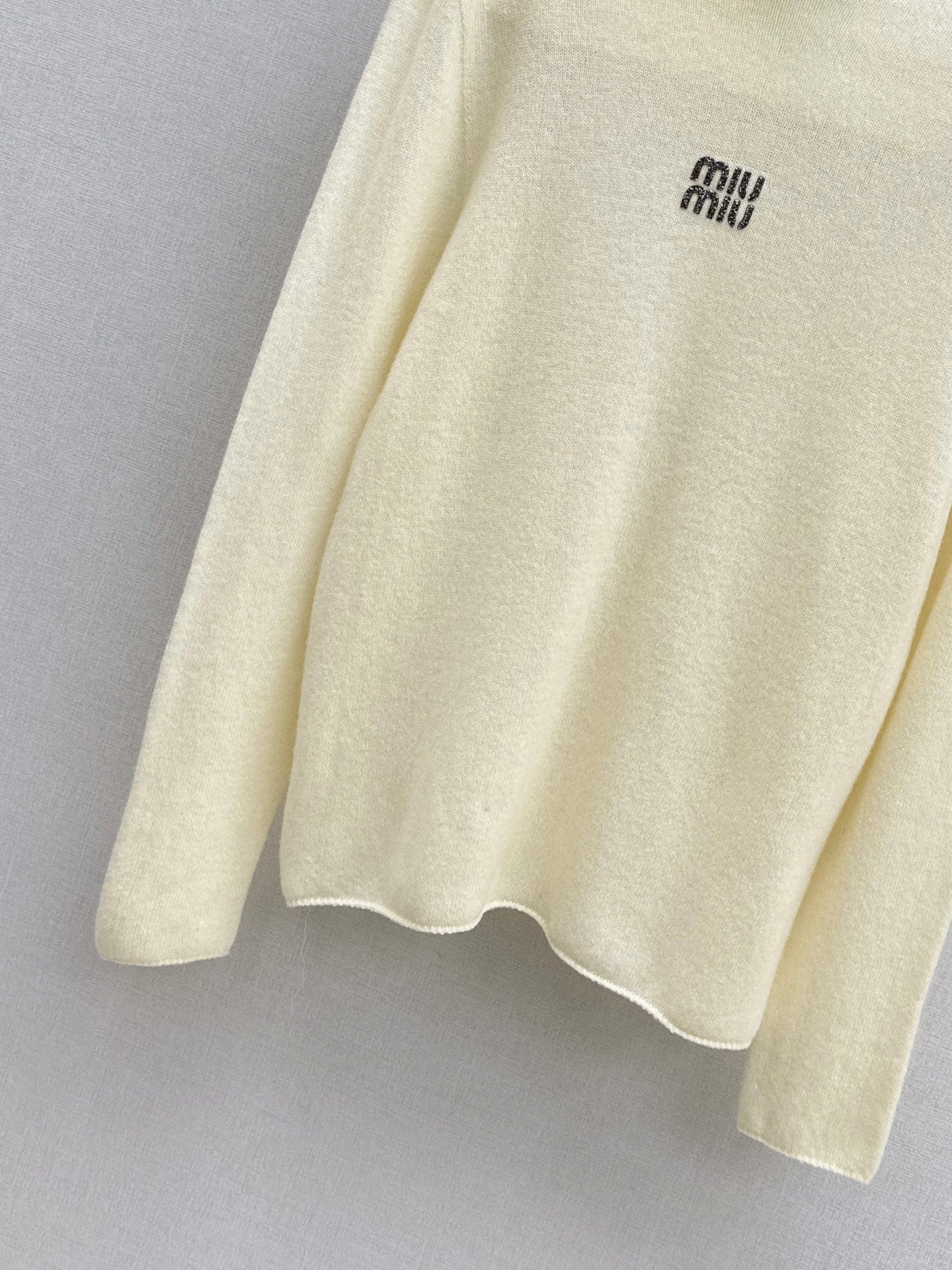 Miu NEW turtleneck base layer
