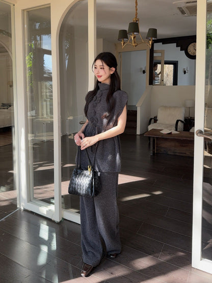 Chan NEW Sleeveless knitted set