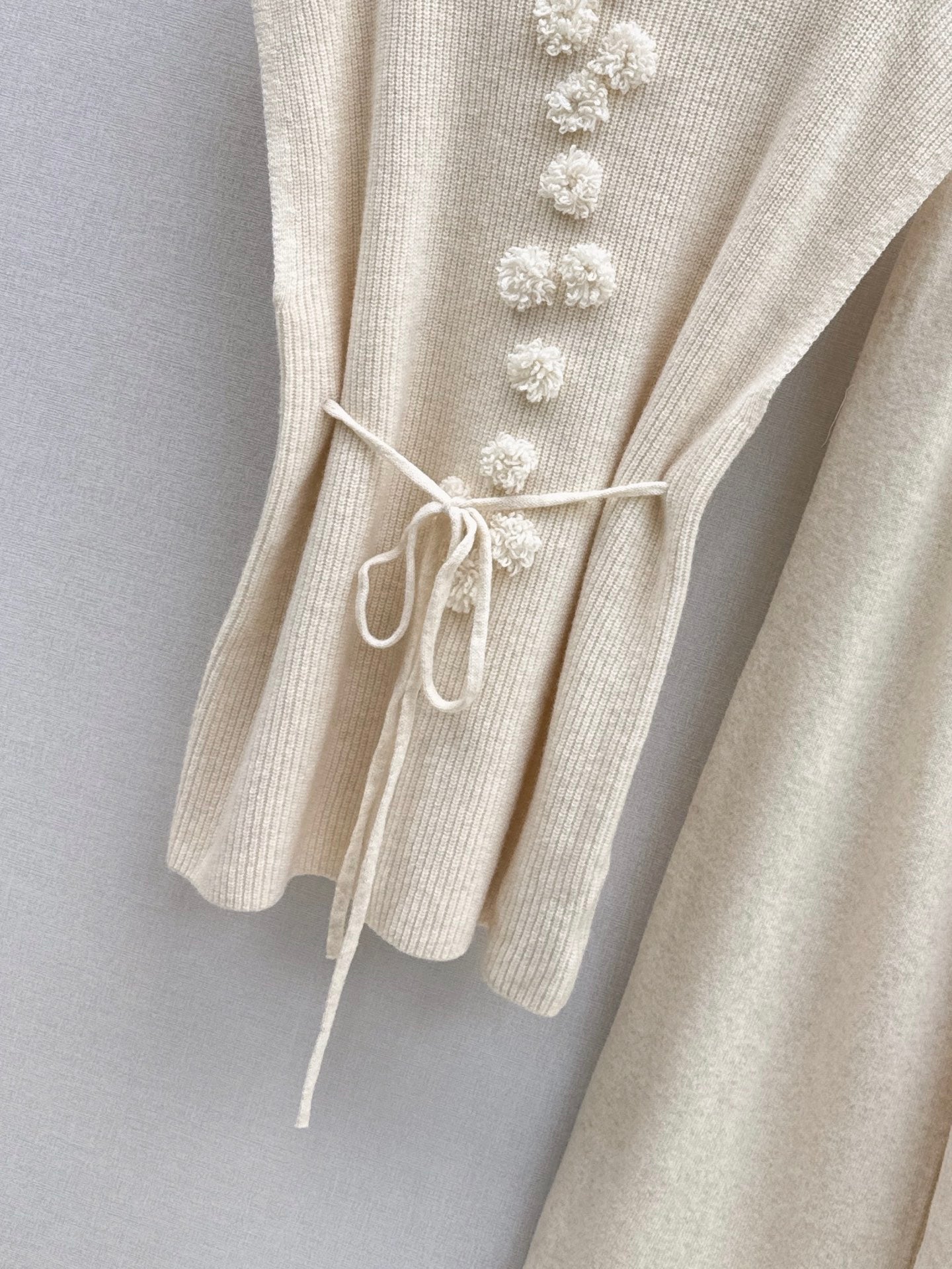 Chan NEW Sleeveless knitted set