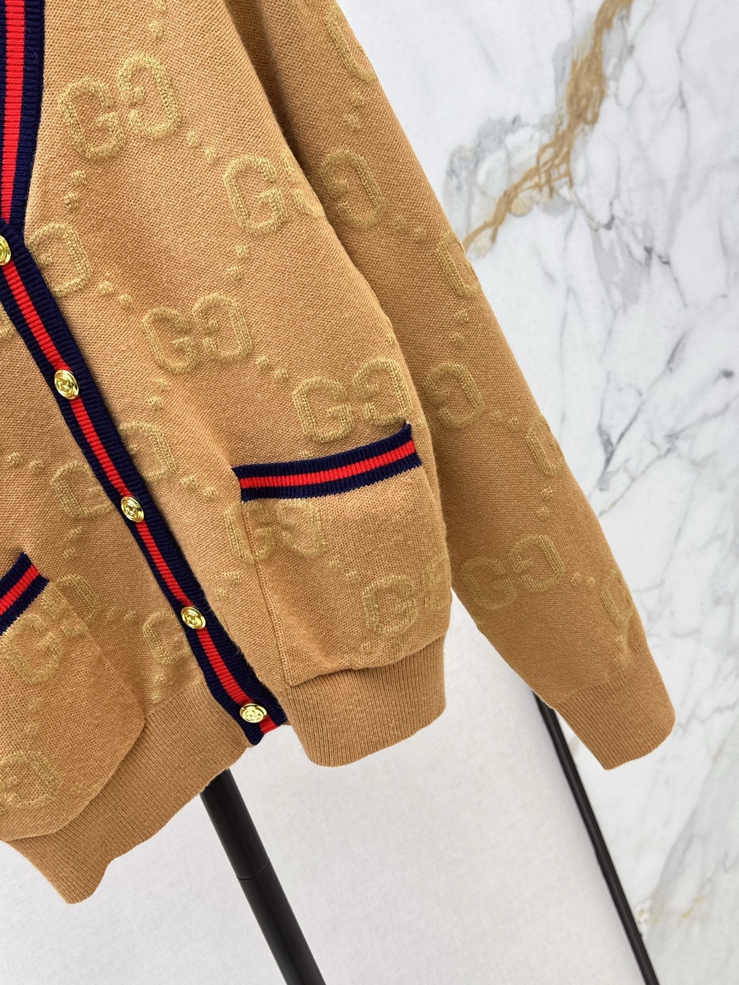 Guc NEW V-neck cardigan