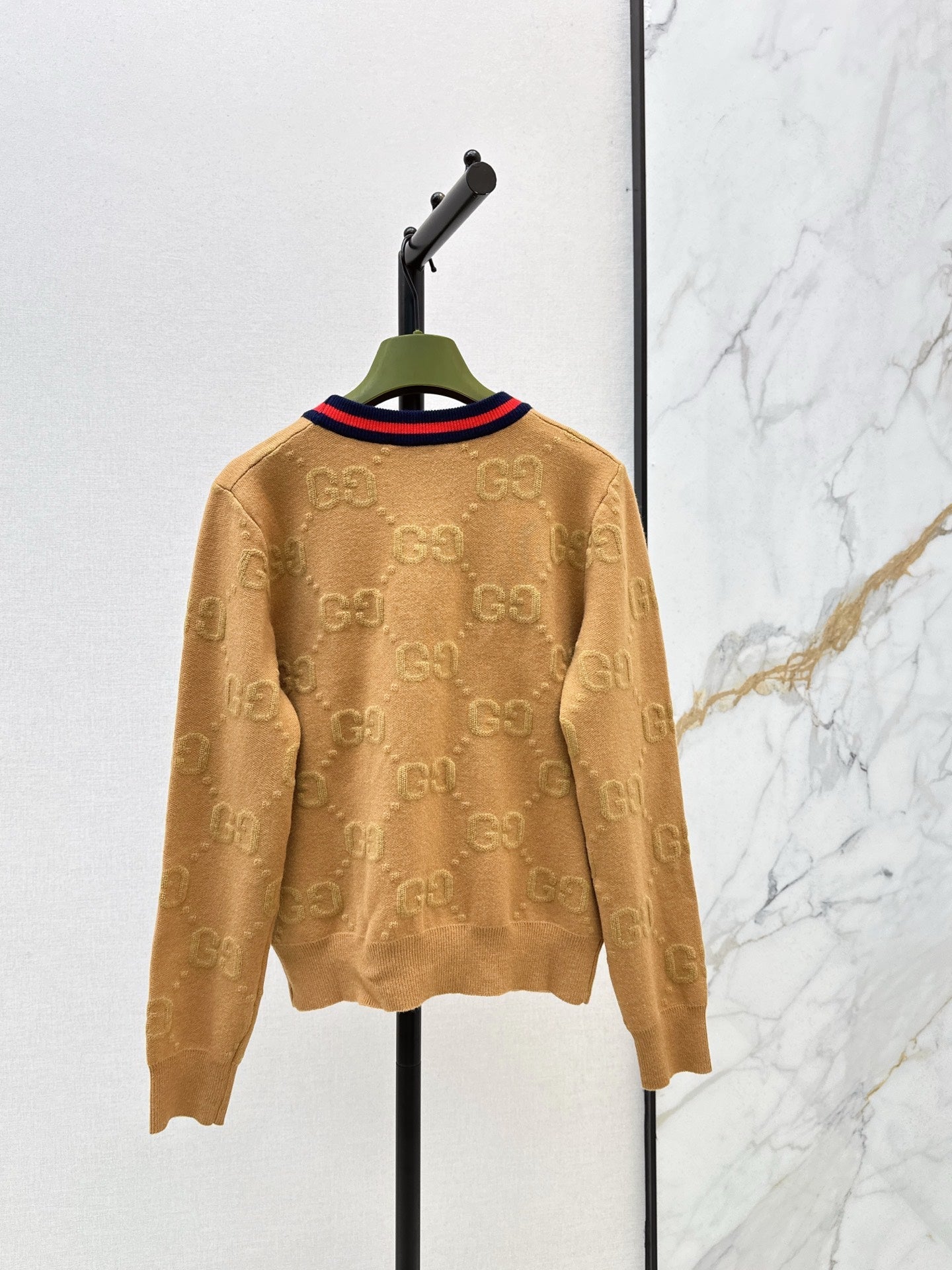 Guc NEW V-neck cardigan