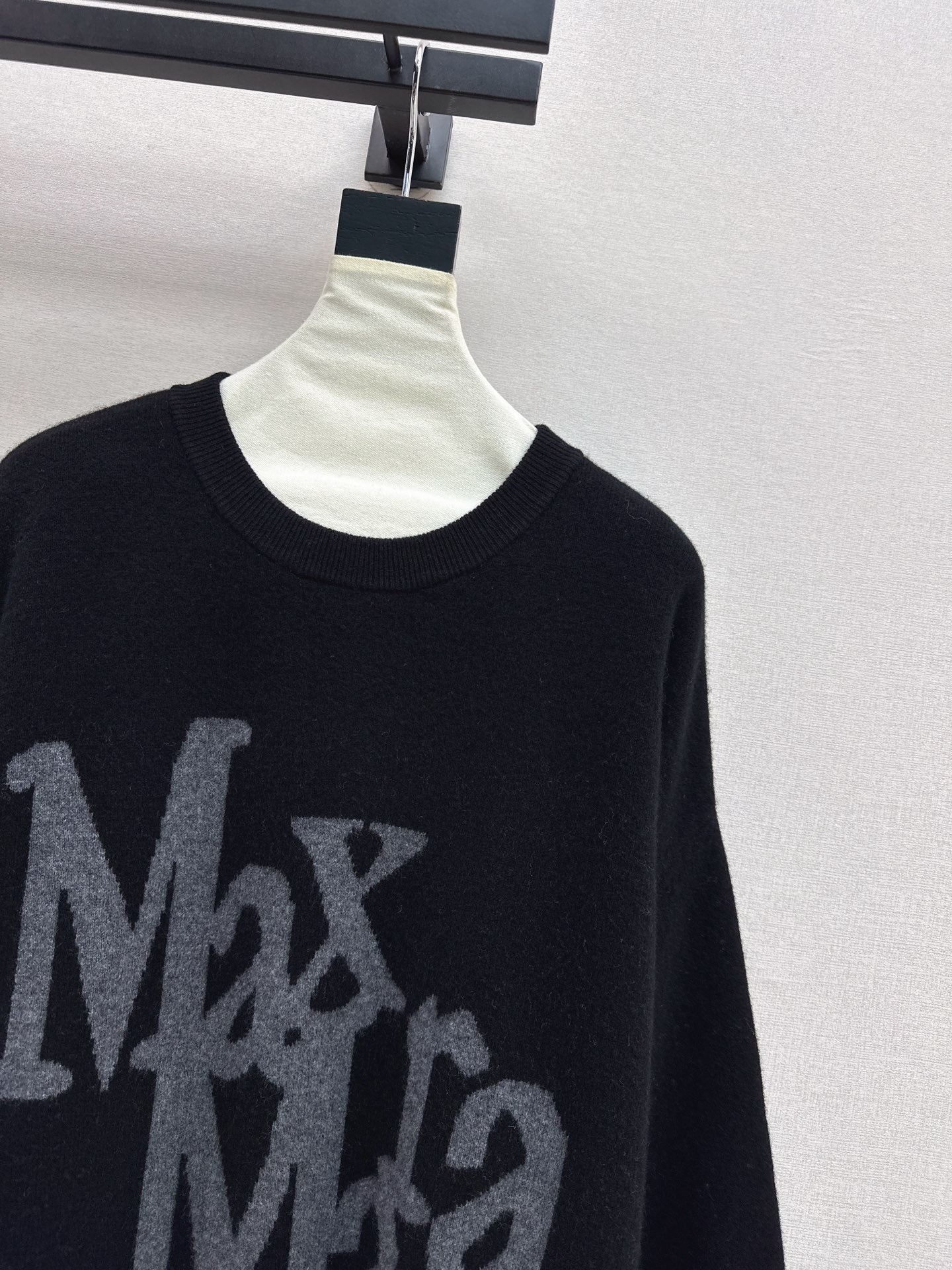 Max NEW loose sweater