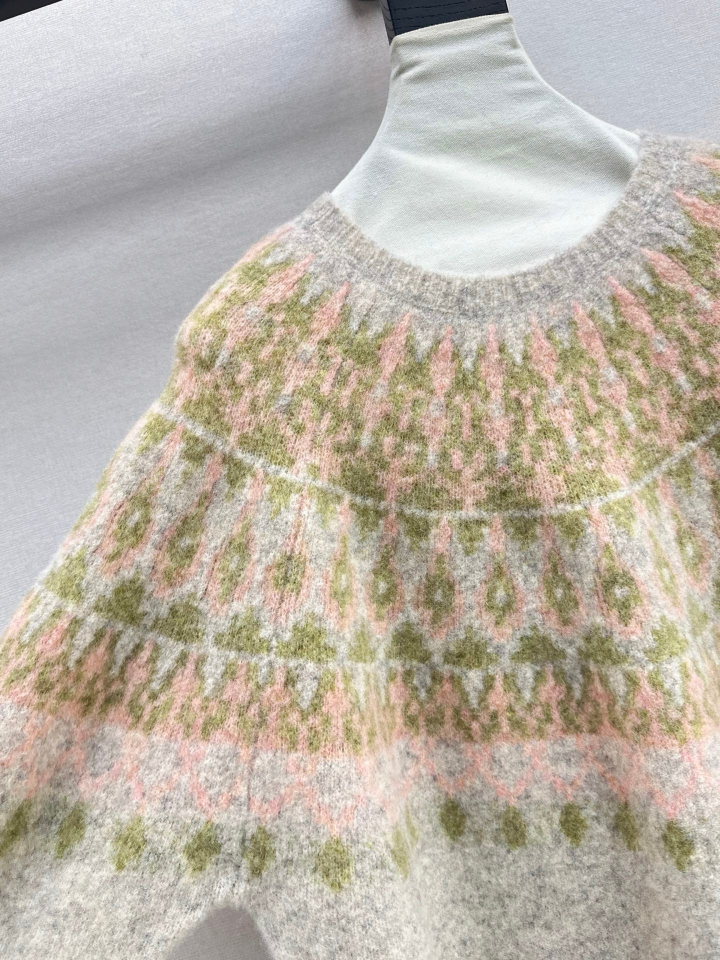 Loro NEW Crew neck sweater