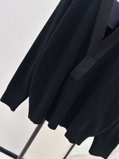 Louis NEW V-neck cardigan