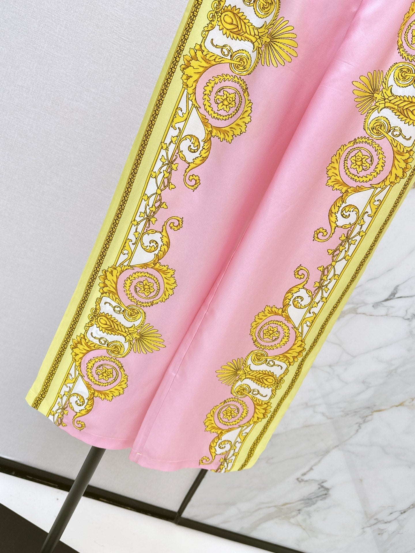 Vers NEW Printed silk pants