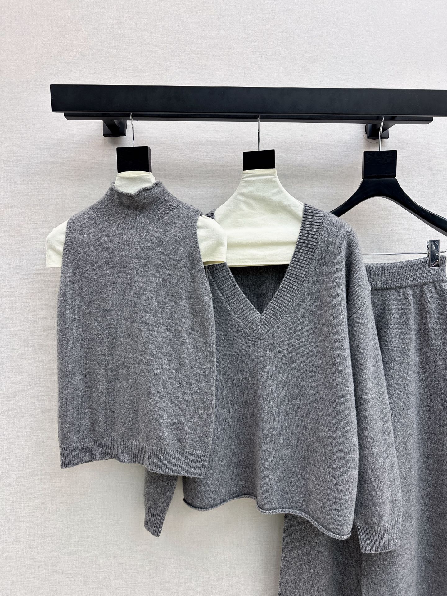 Brun NEW Knitted three-piece set