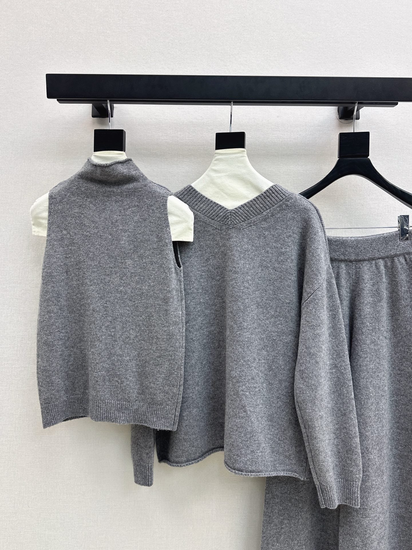 Brun NEW Knitted three-piece set