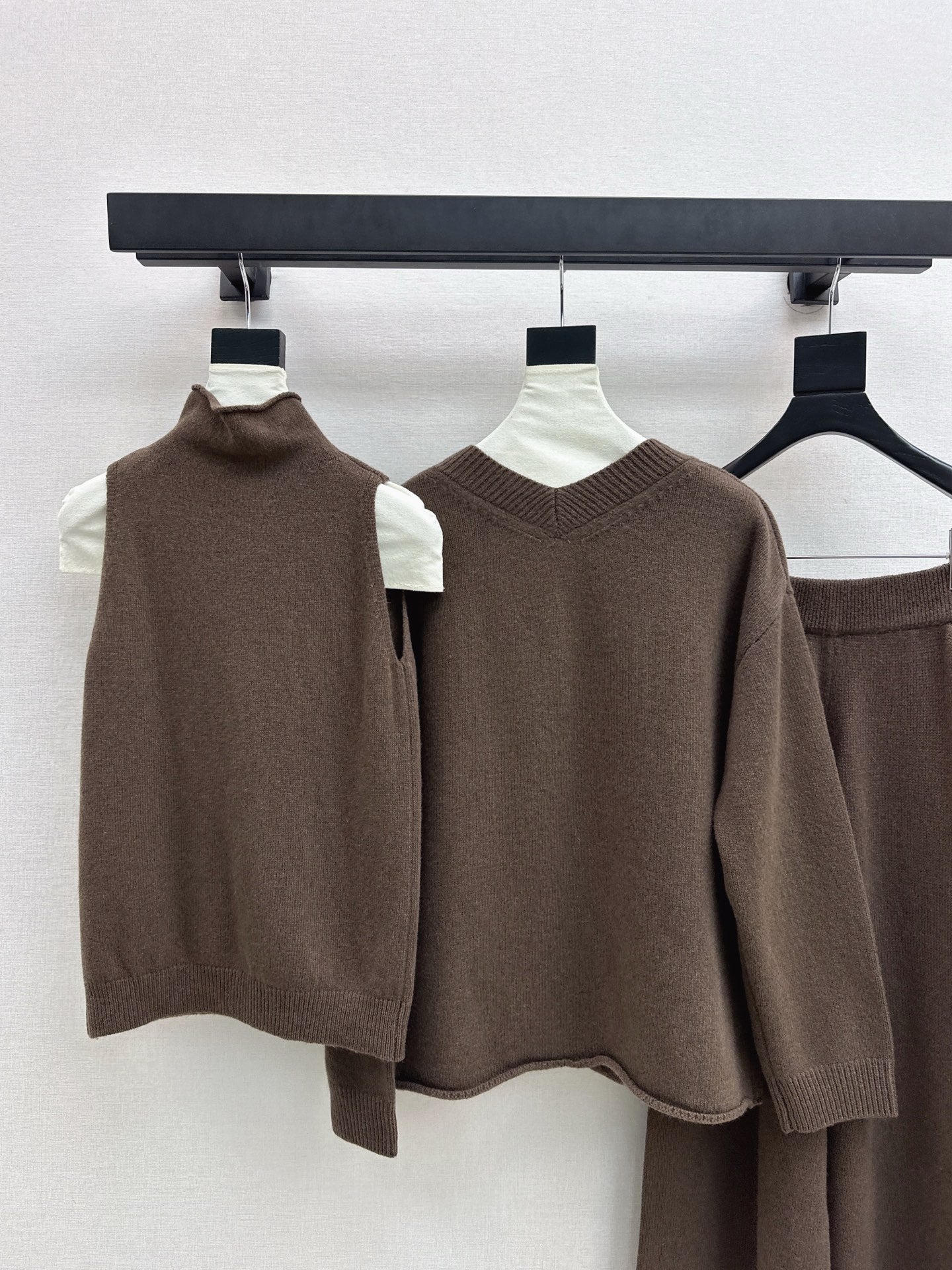 Brun NEW Knitted three-piece set