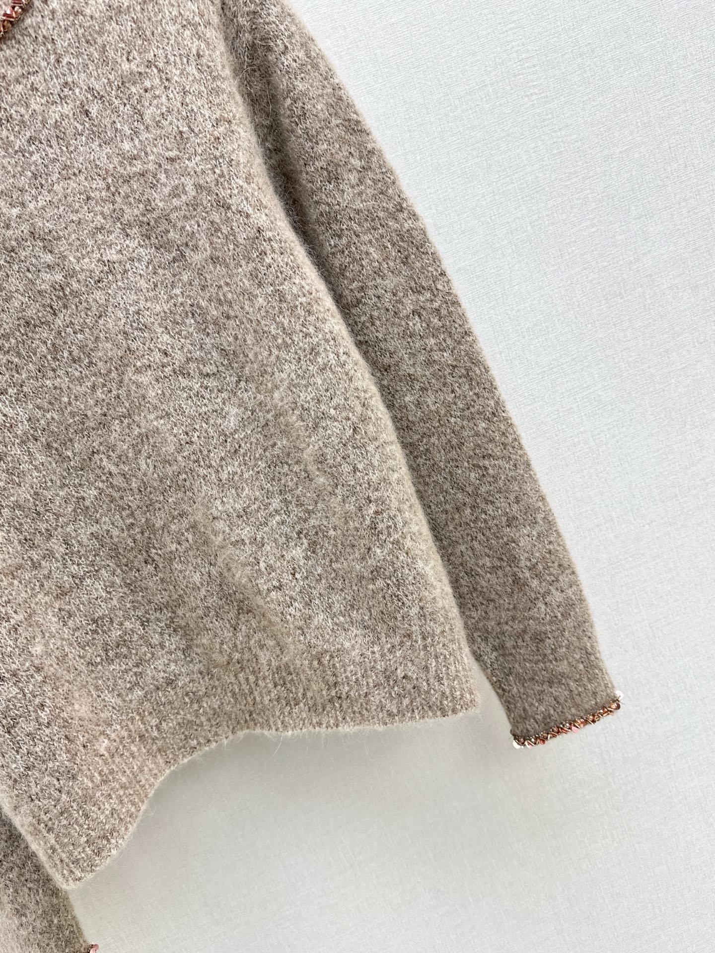 CD NEW Beaded sweater