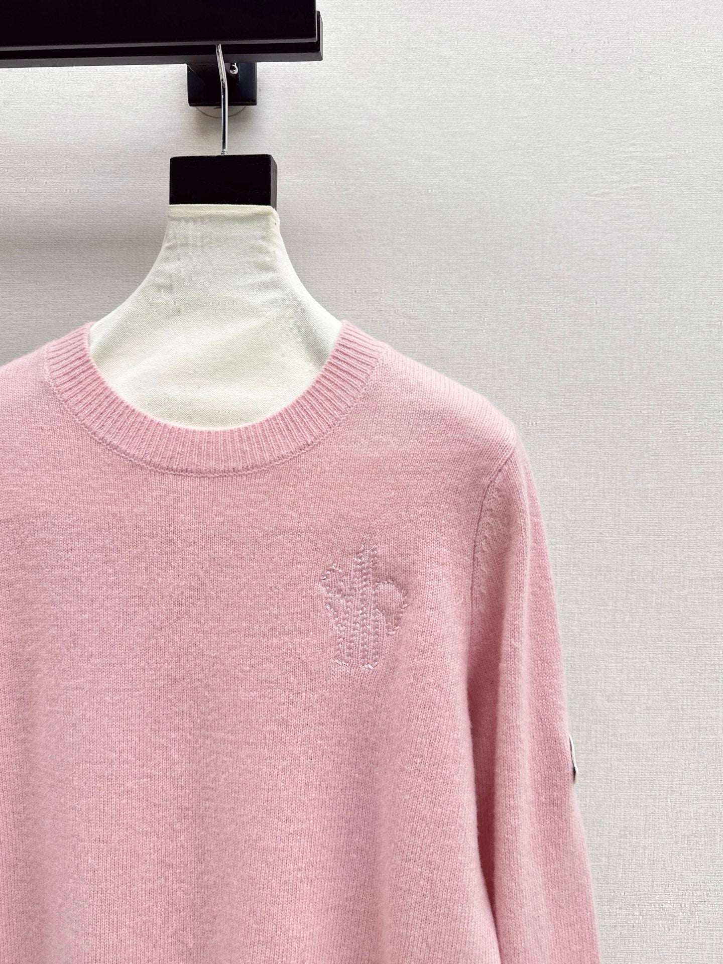 Monc NEW Crew neck sweater