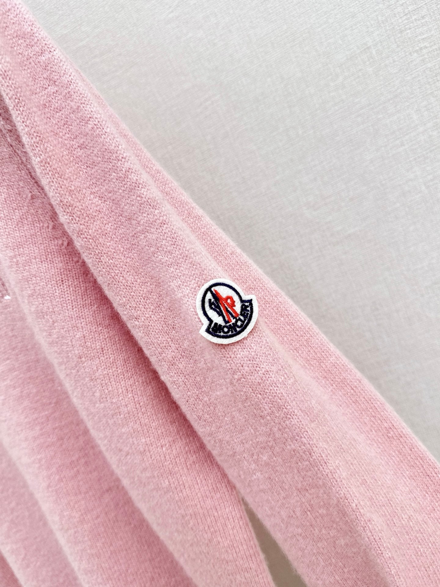 Monc NEW Crew neck sweater