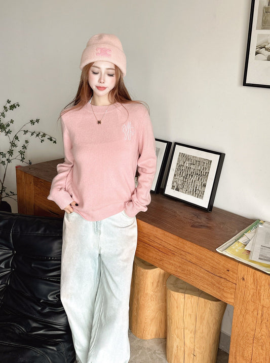 Monc NEW Crew neck sweater