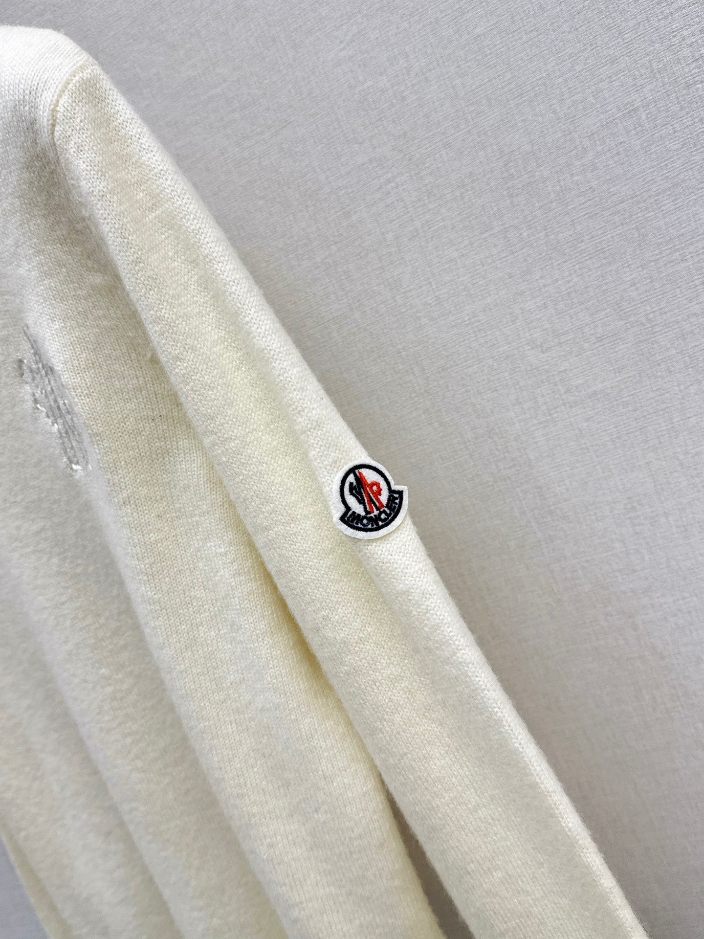 Monc NEW Crew neck sweater