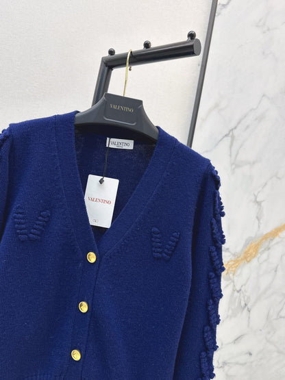 Va1 NEW knitted cardigan