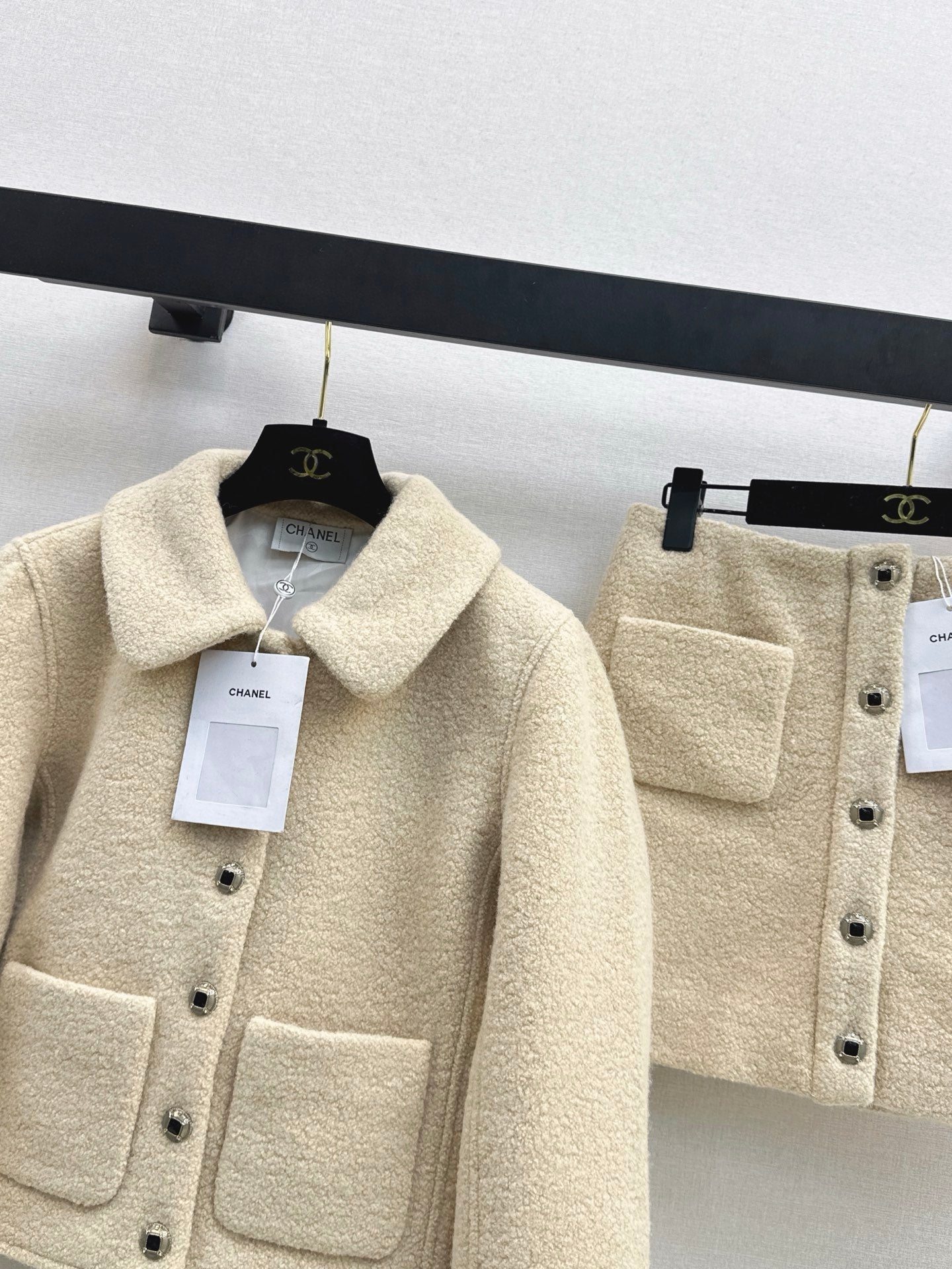 Chan NEW Woolen coat skirt suit