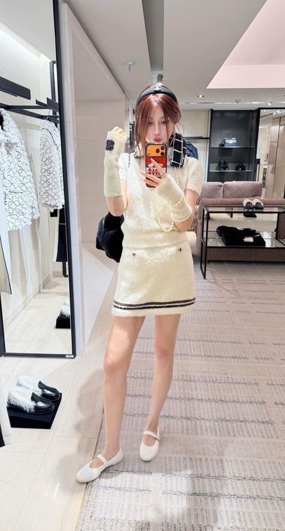 Chan NEW Bow-tie cashmere sweater