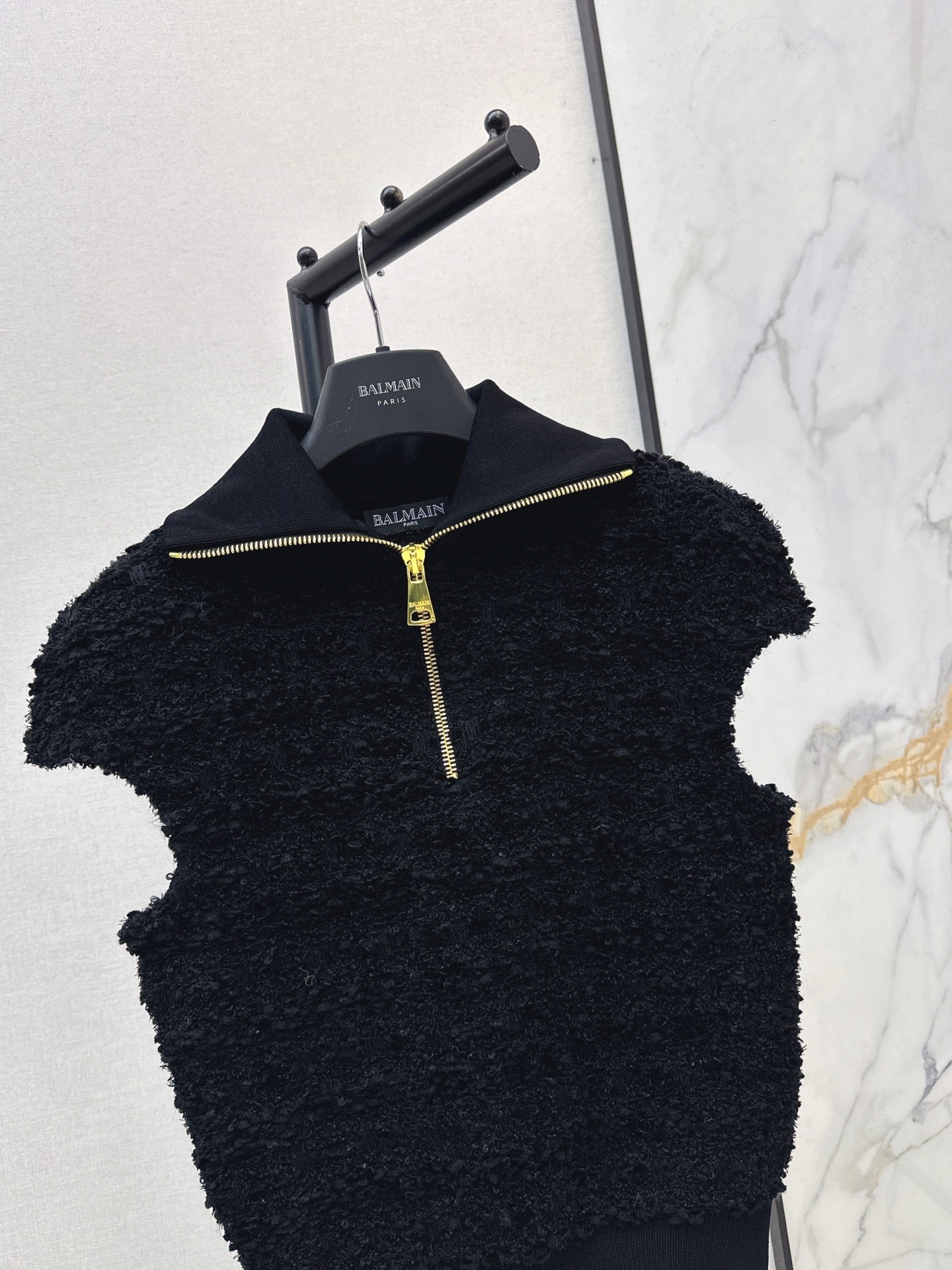 Ba1 NEW sleeveless knitwear