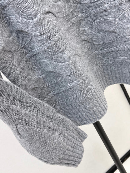 Max NEW turtleneck sweater