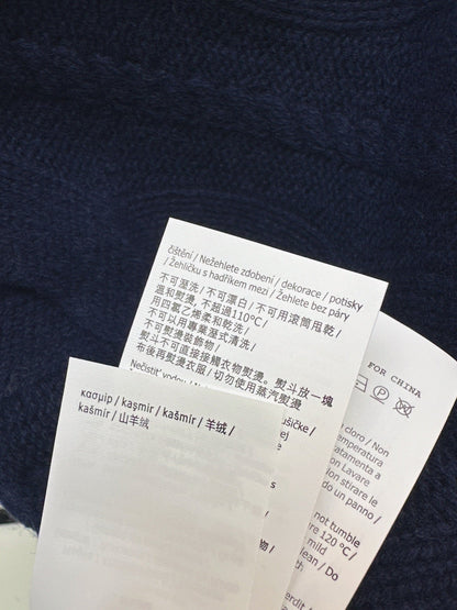 Max NEW turtleneck sweater