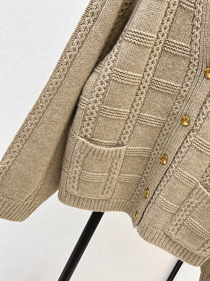 Va1 NEW V-neck cardigan