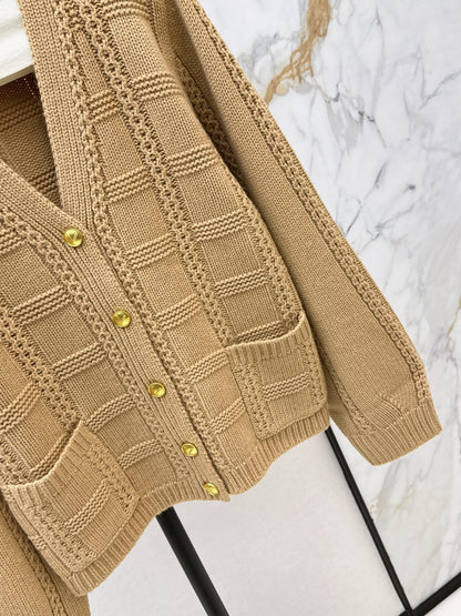 Va1 NEW V-neck cardigan