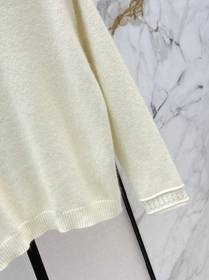 Va1 NEW Crew neck sweater